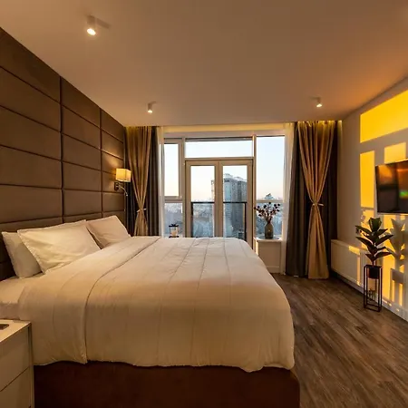 Victory-38 Luxury Center Apartament